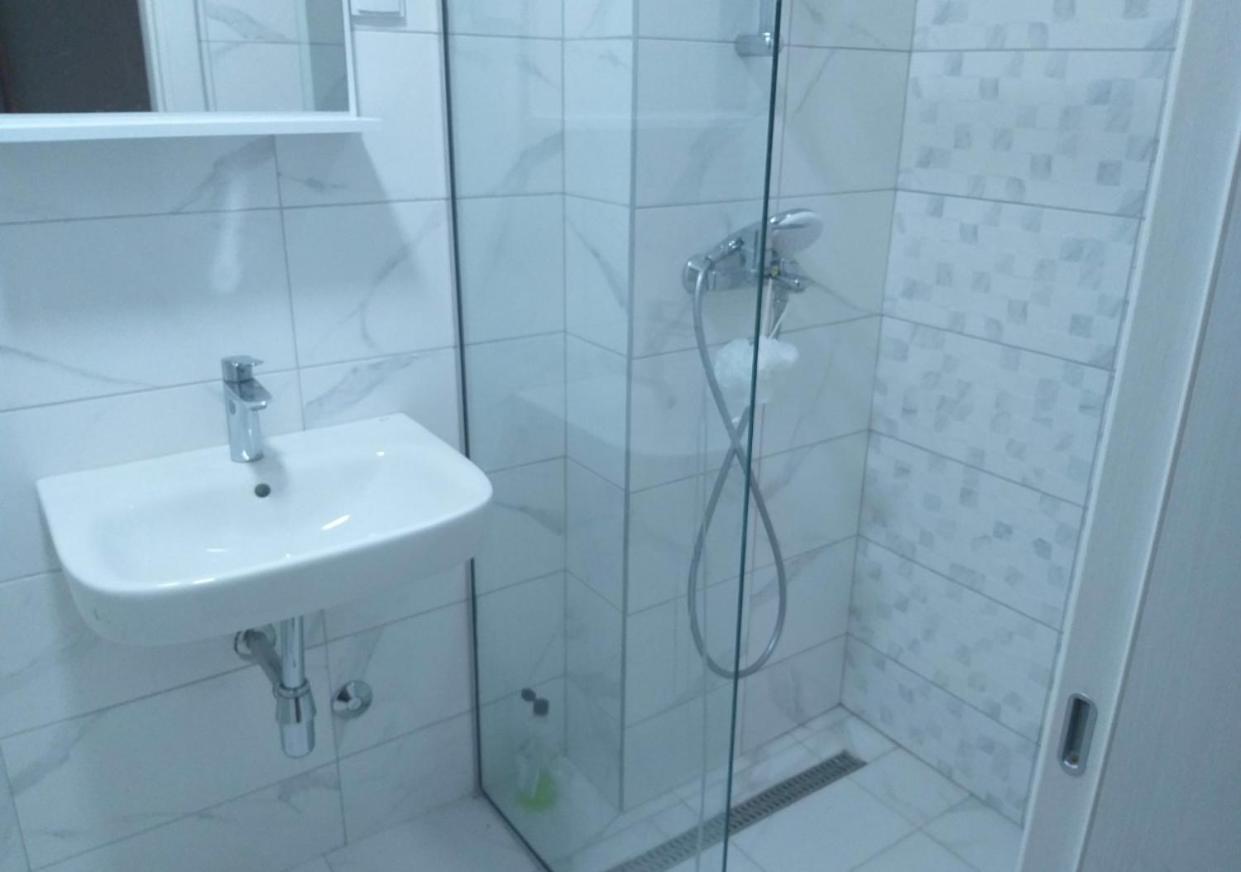 Hotel Ideall Podgorica Kültér fotó