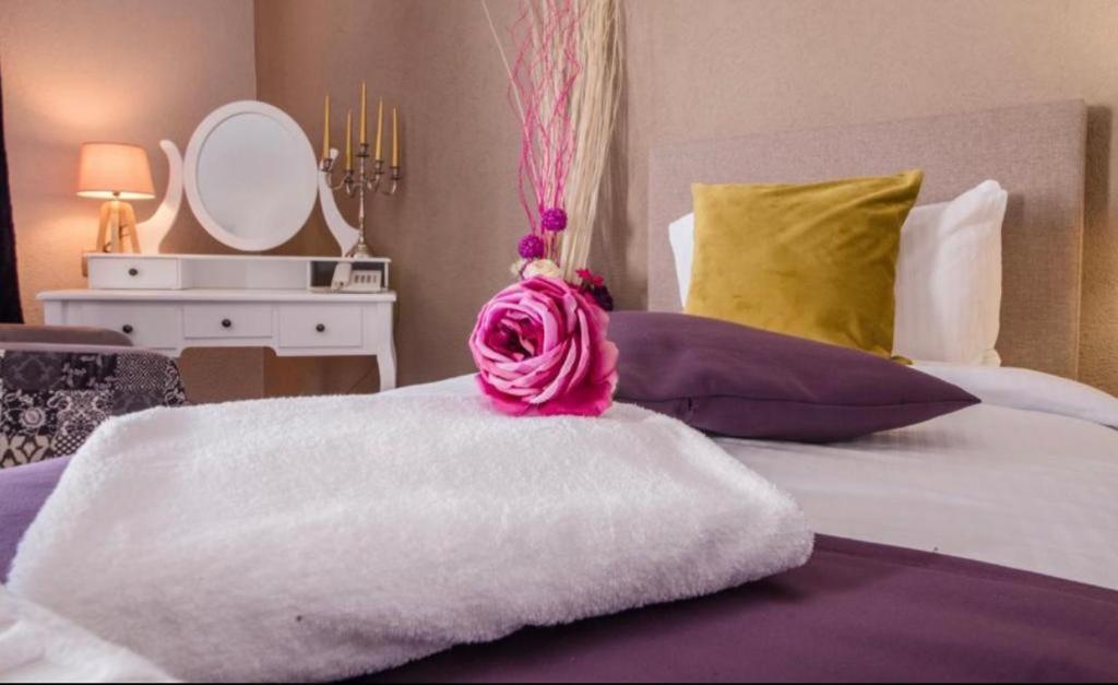 Hotel Ideall Podgorica Kültér fotó