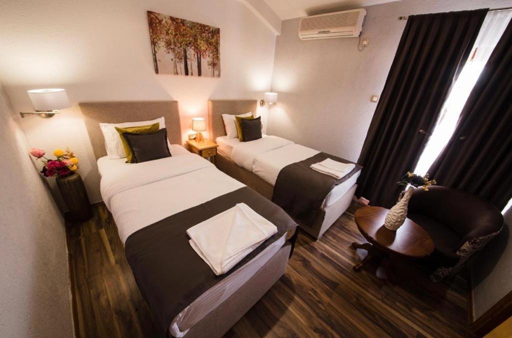 Hotel Ideall Podgorica Kültér fotó