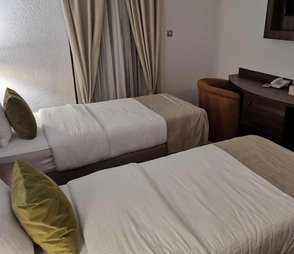 Hotel Ideall Podgorica Kültér fotó