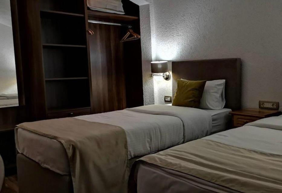 Hotel Ideall Podgorica Kültér fotó