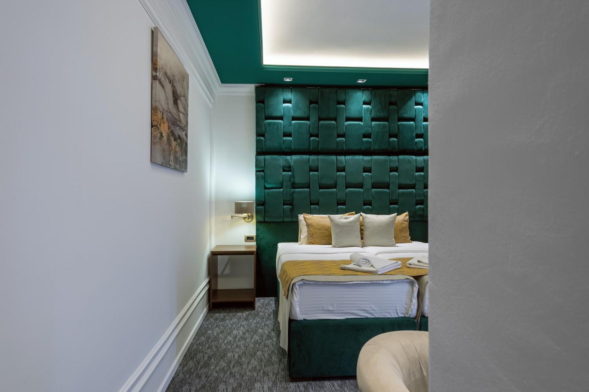 Hotel Ideall Podgorica Kültér fotó