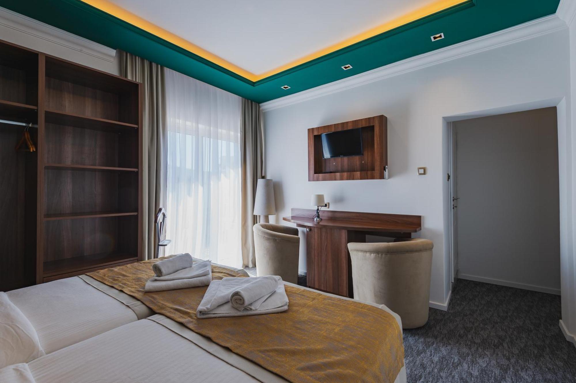 Hotel Ideall Podgorica Kültér fotó