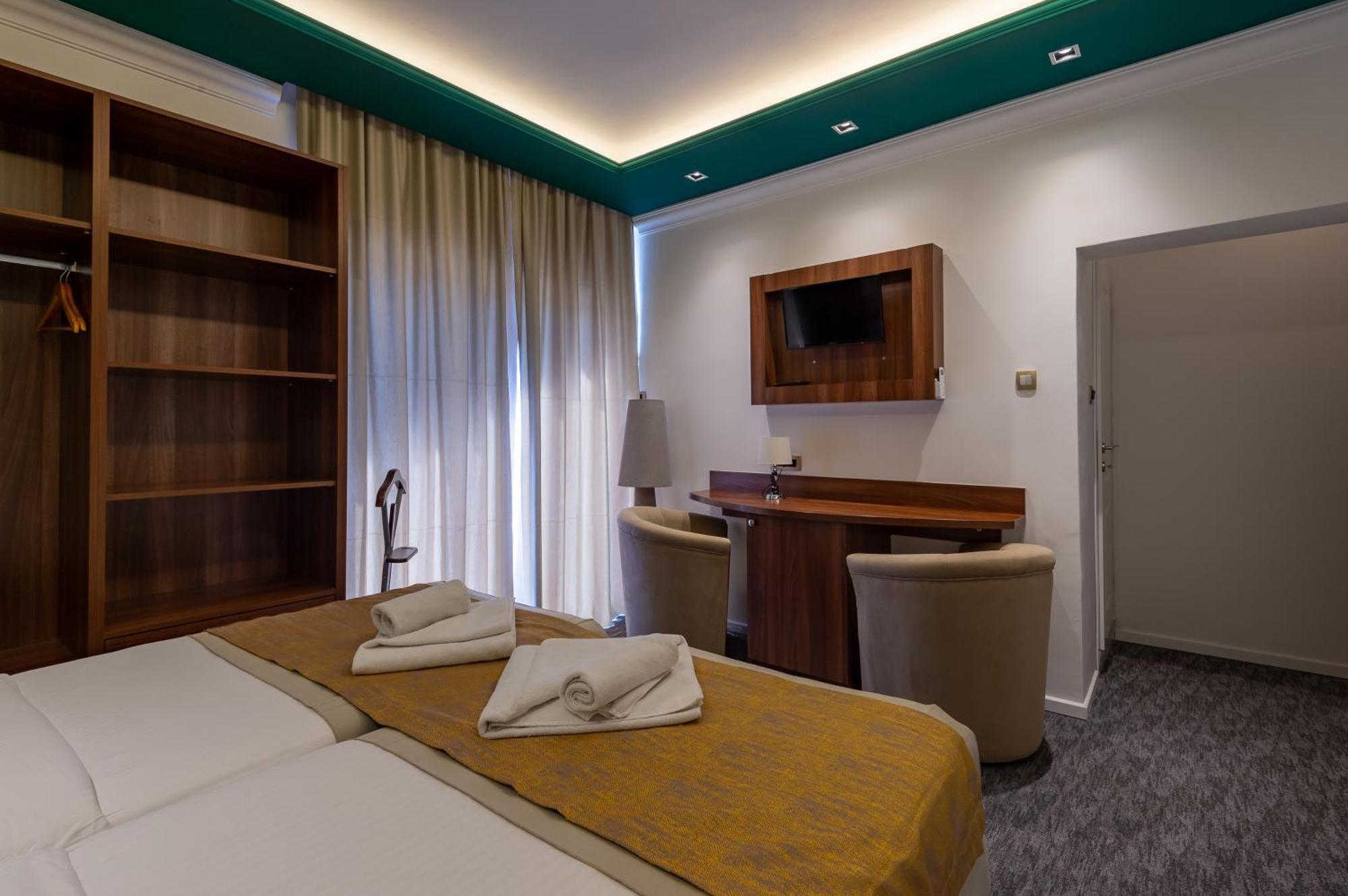 Hotel Ideall Podgorica Kültér fotó