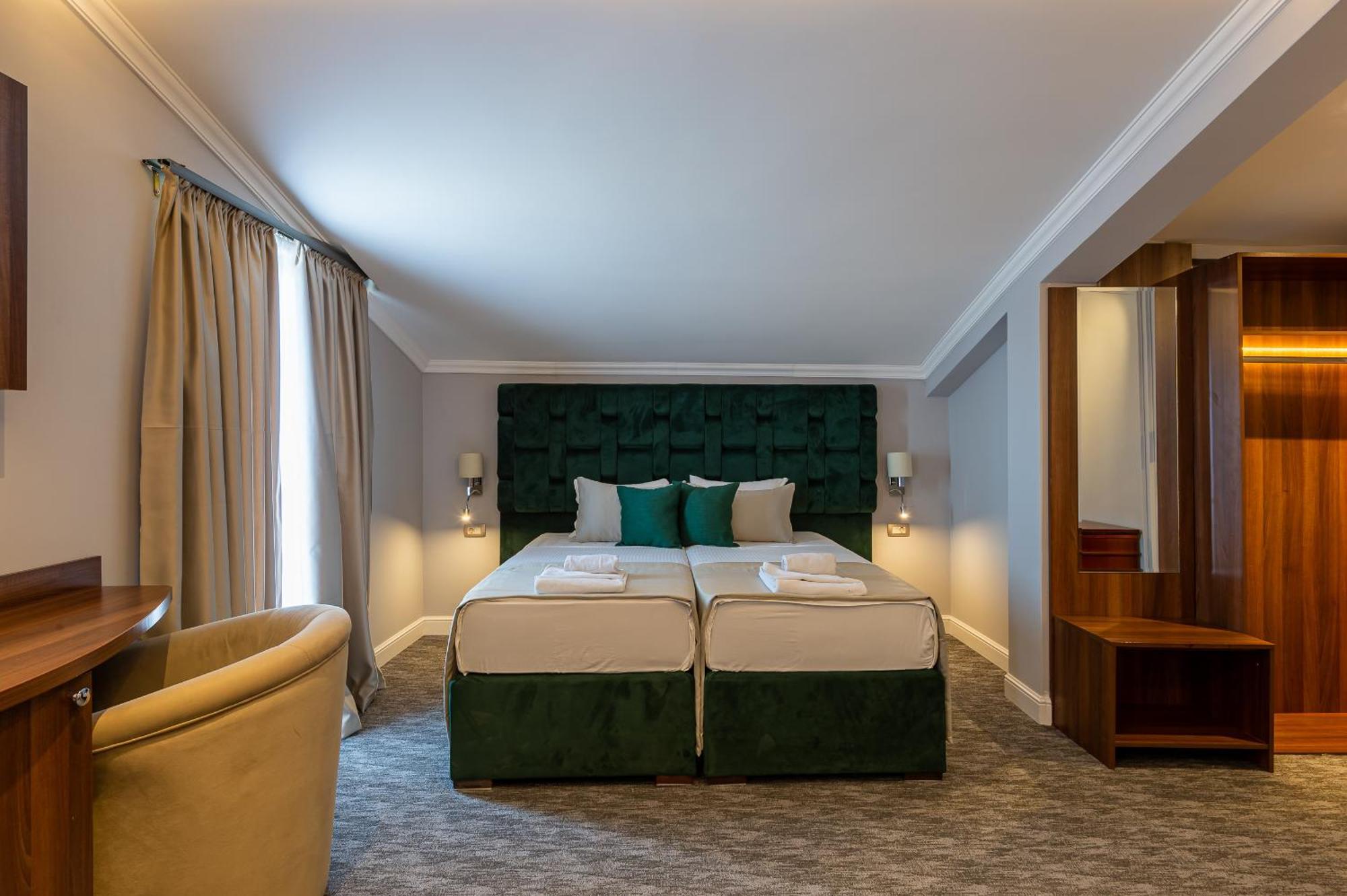 Hotel Ideall Podgorica Kültér fotó