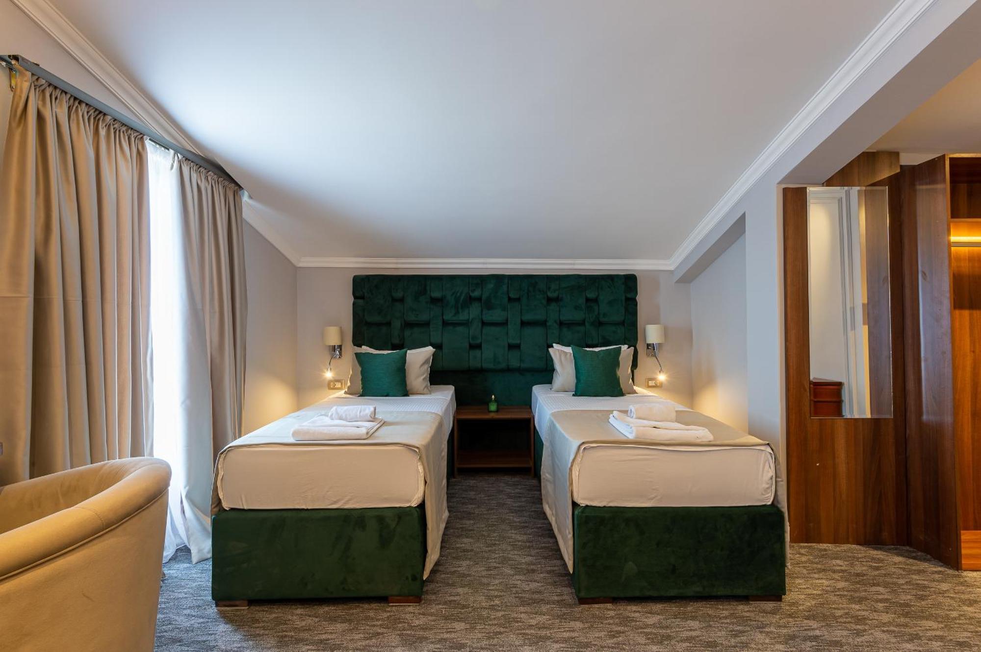 Hotel Ideall Podgorica Kültér fotó