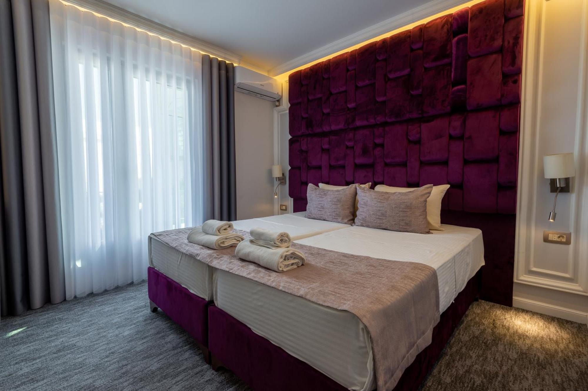 Hotel Ideall Podgorica Kültér fotó