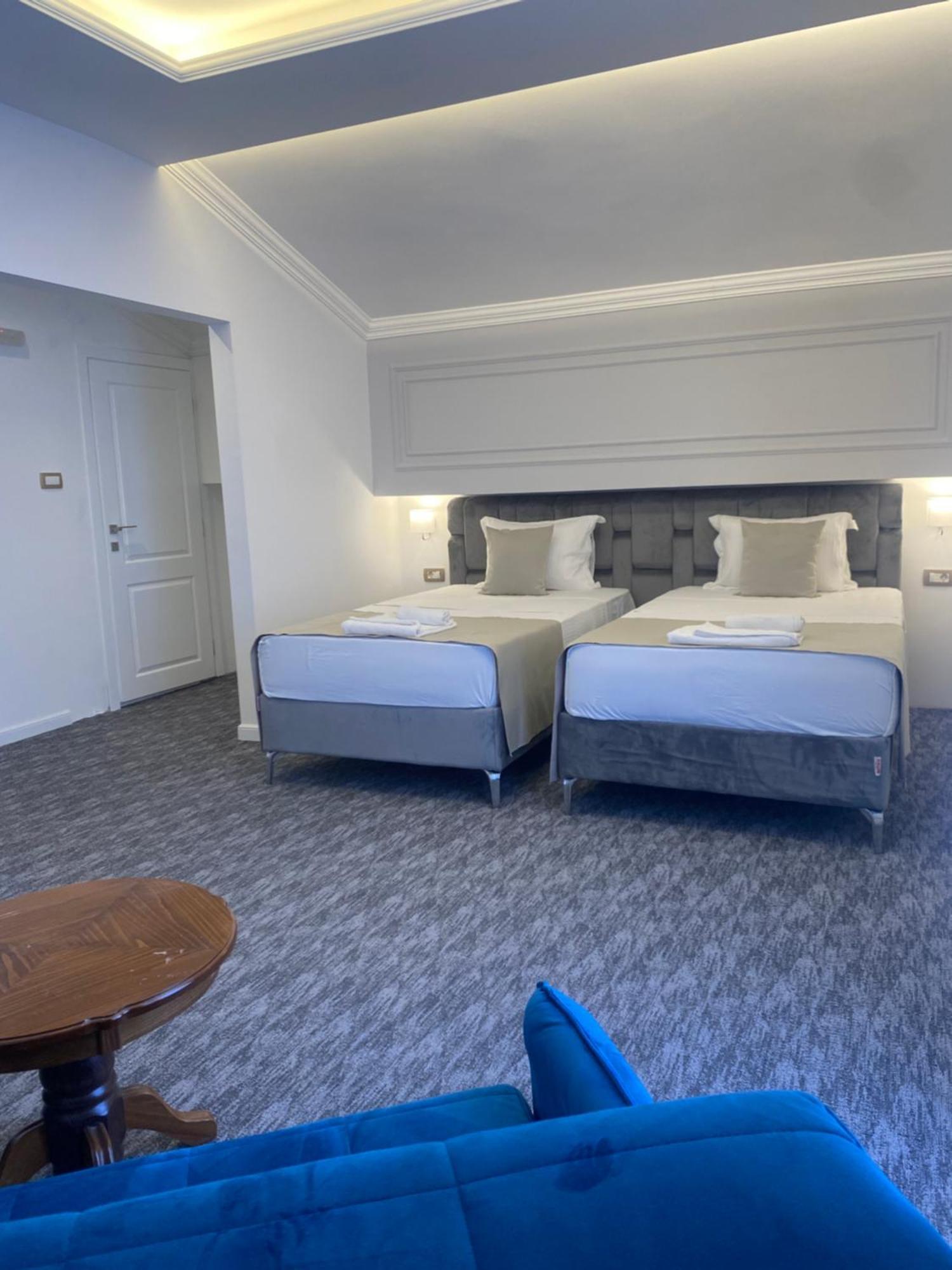 Hotel Ideall Podgorica Kültér fotó