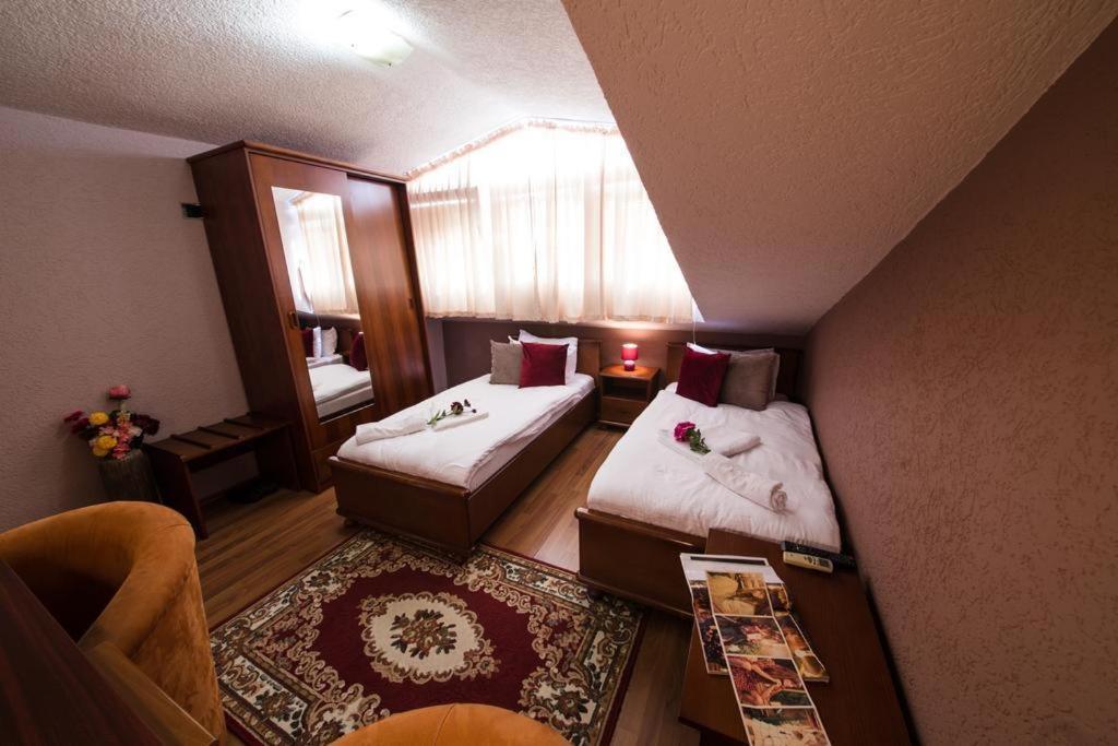 Hotel Ideall Podgorica Kültér fotó