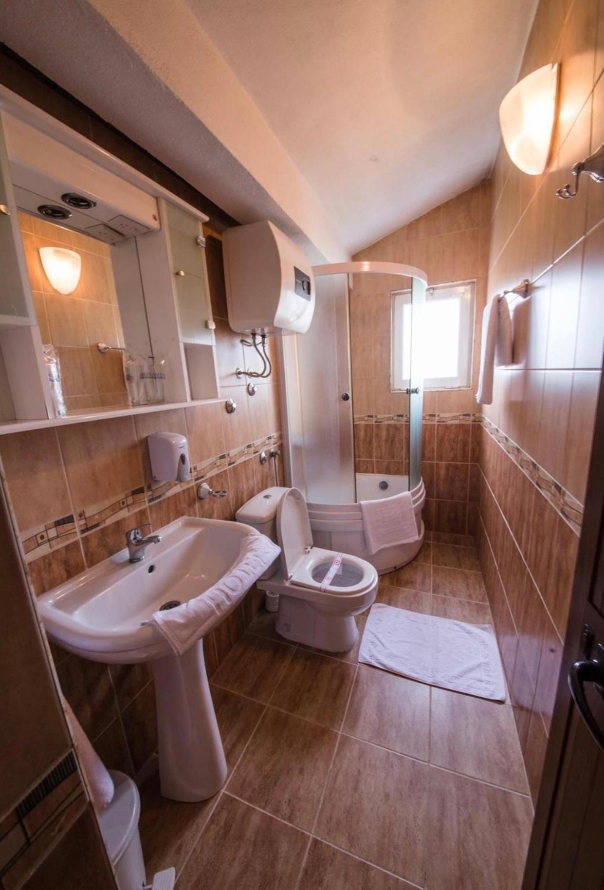 Hotel Ideall Podgorica Szoba fotó