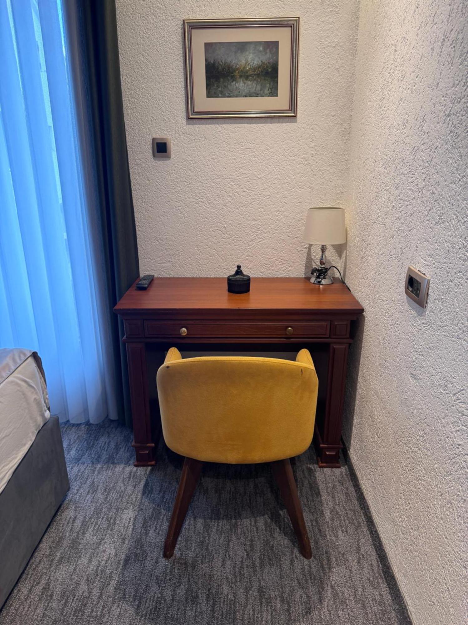 Hotel Ideall Podgorica Kültér fotó