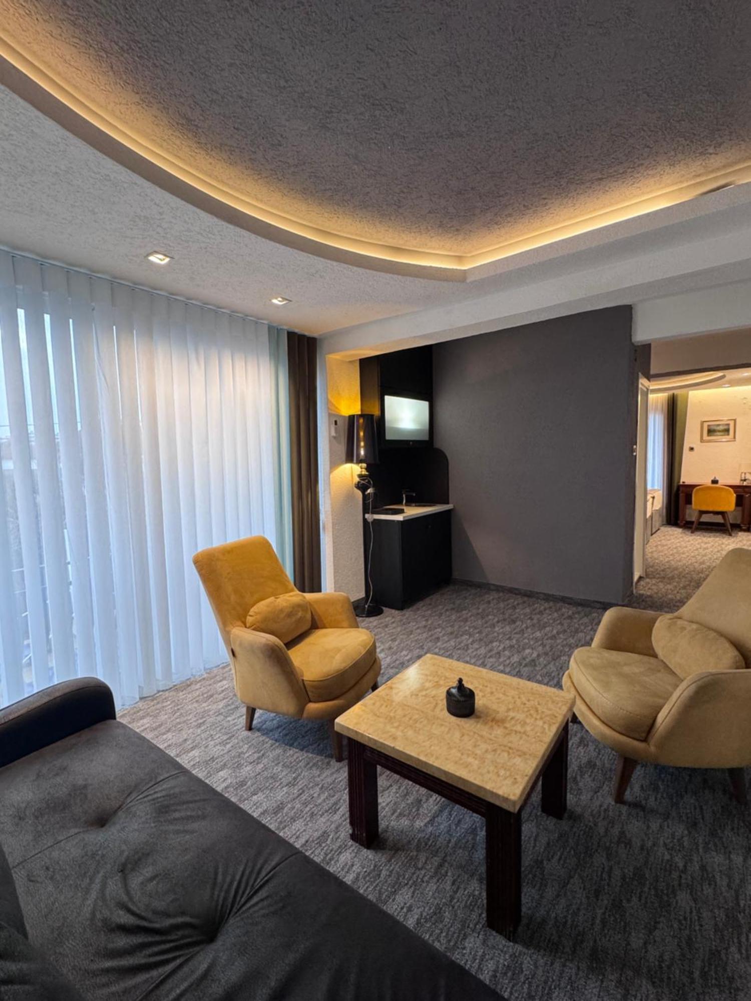 Hotel Ideall Podgorica Kültér fotó